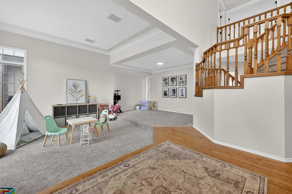 11212 Valley Ridge Drive NW Calgary AB T3B 5L8