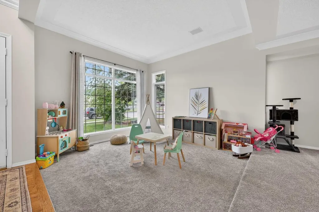 11212 Valley Ridge Drive NW Calgary AB T3B 5L8