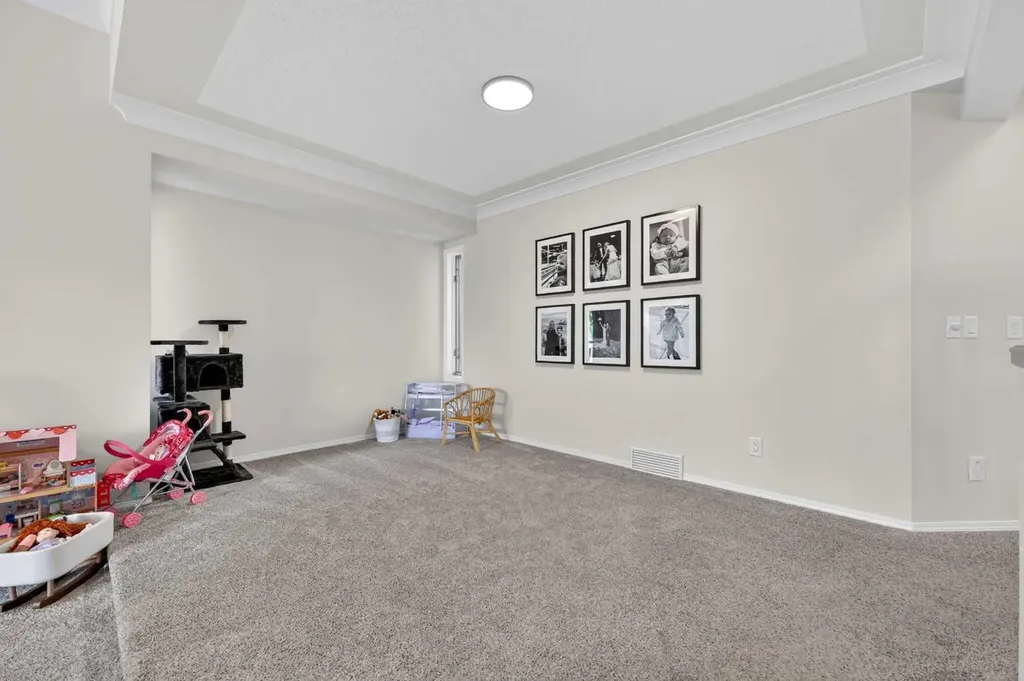 11212 Valley Ridge Drive NW Calgary AB T3B 5L8