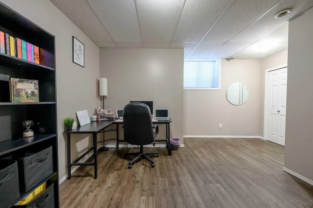9249 94 Avenue Grande Prairie AB T8V 7S1
