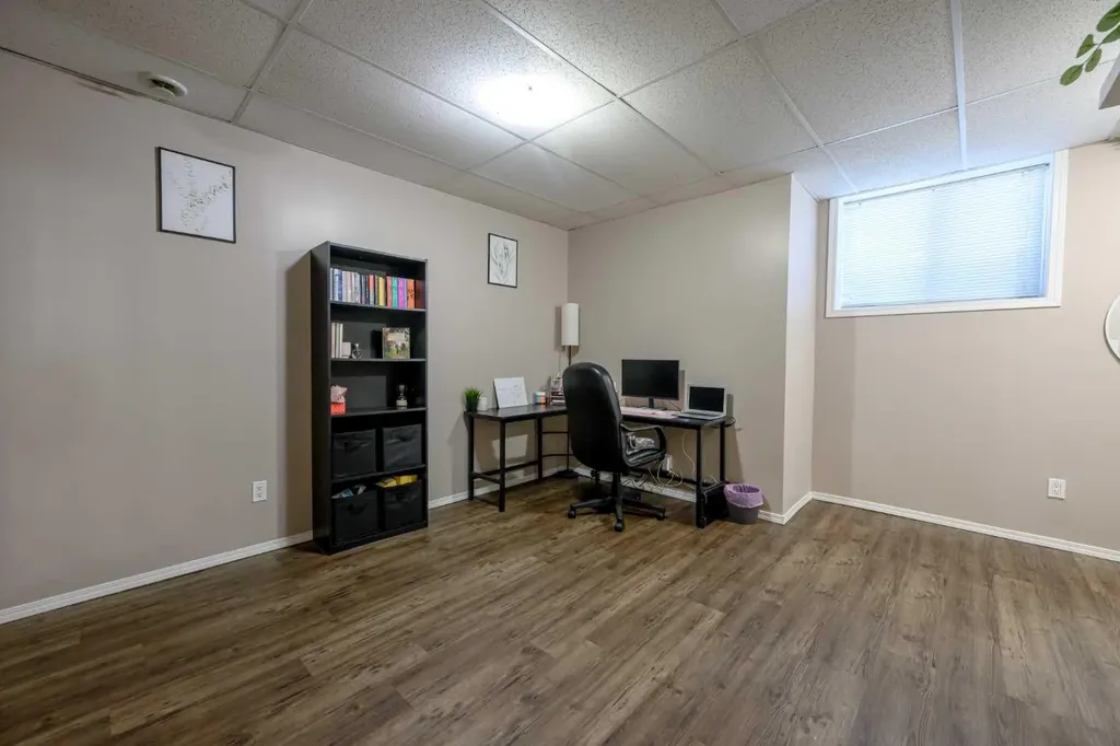 9249 94 Avenue Grande Prairie AB T8V 7S1