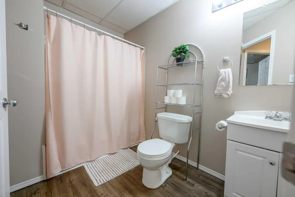 9249 94 Avenue Grande Prairie AB T8V 7S1