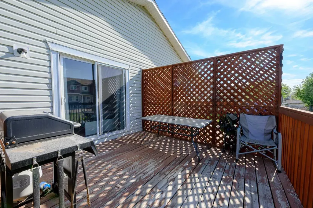 9249 94 Avenue Grande Prairie AB T8V 7S1