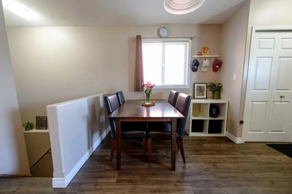 9249 94 Avenue Grande Prairie AB T8V 7S1