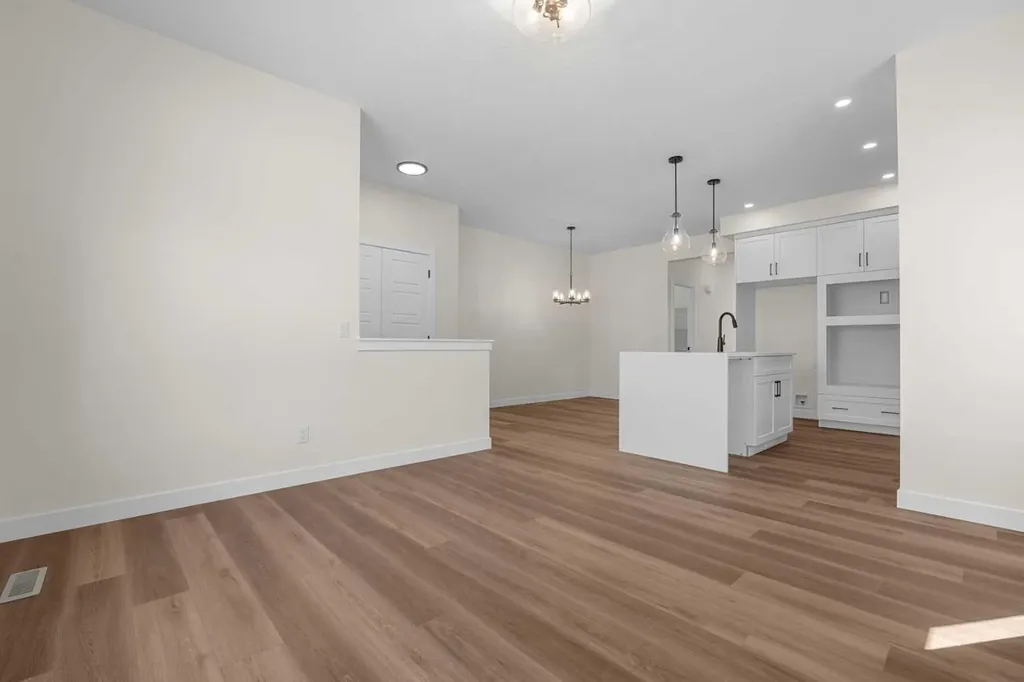568 Buffaloberry Manor SE Calgary AB T3M3Z1