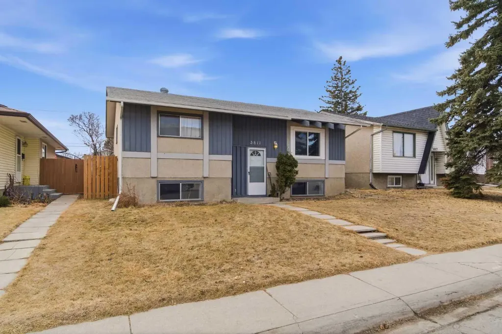 3811 14 Avenue NE Calgary AB T2A4A5