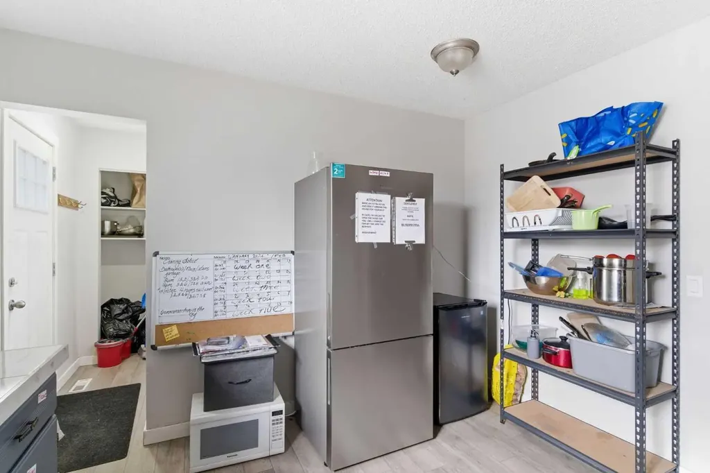 3811 14 Avenue NE Calgary AB T2A4A5