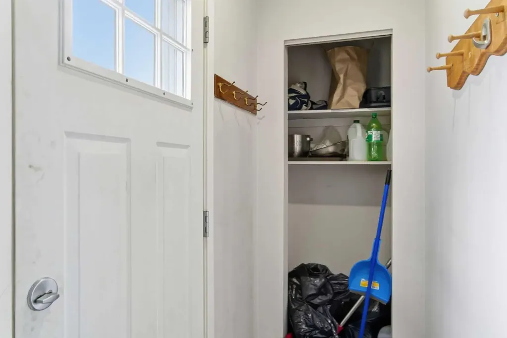 3811 14 Avenue NE Calgary AB T2A4A5