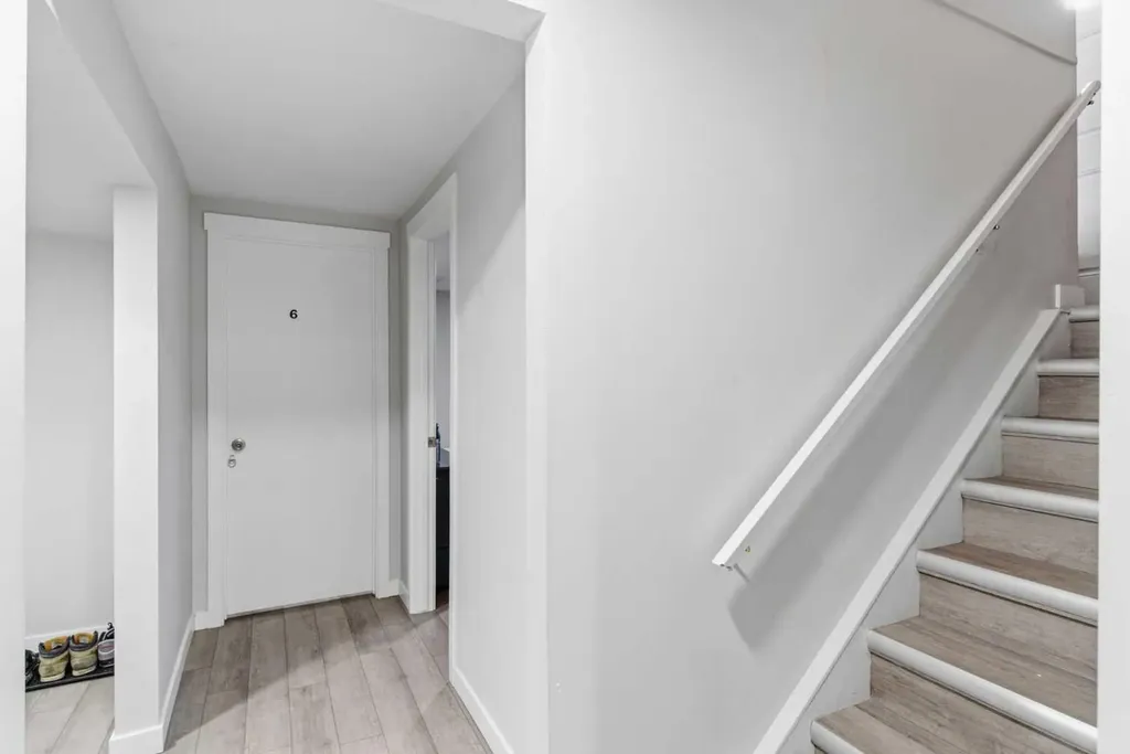 3811 14 Avenue NE Calgary AB T2A4A5