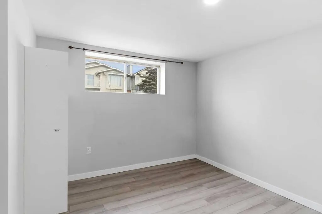 3811 14 Avenue NE Calgary AB T2A4A5