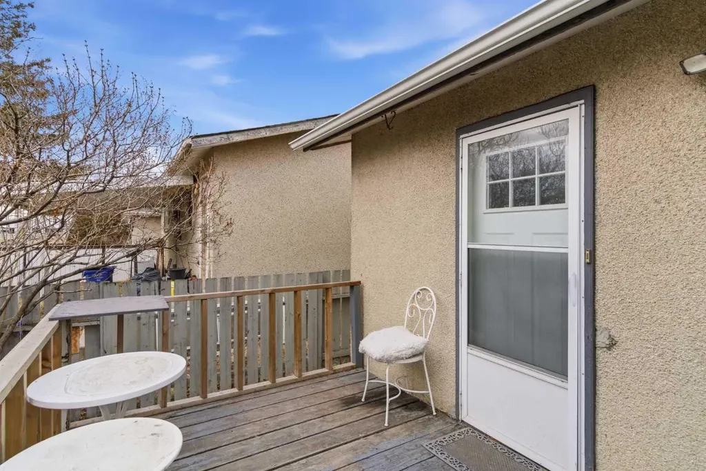 3811 14 Avenue NE Calgary AB T2A4A5