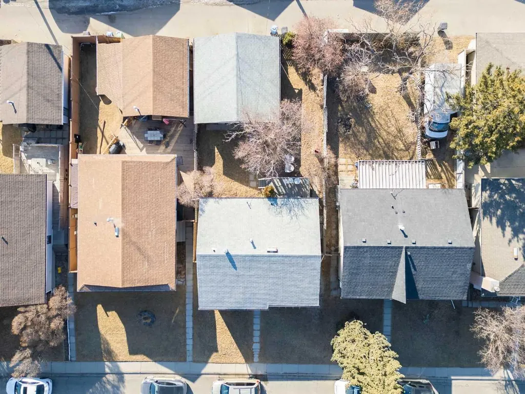 3811 14 Avenue NE Calgary AB T2A4A5