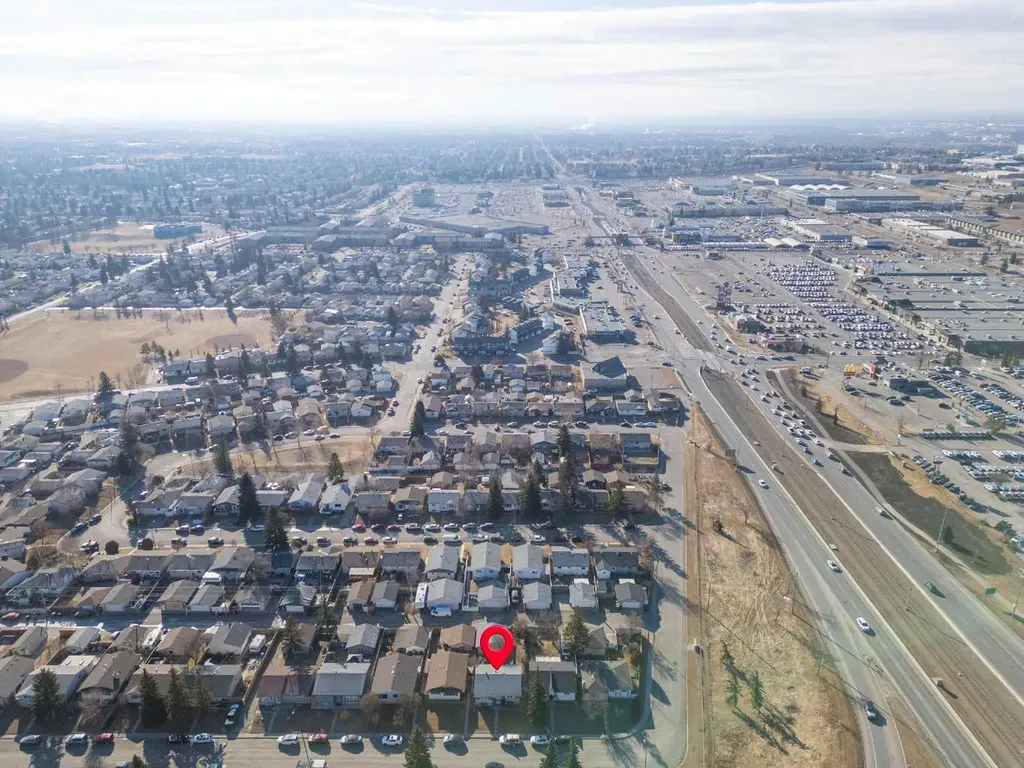 3811 14 Avenue NE Calgary AB T2A4A5