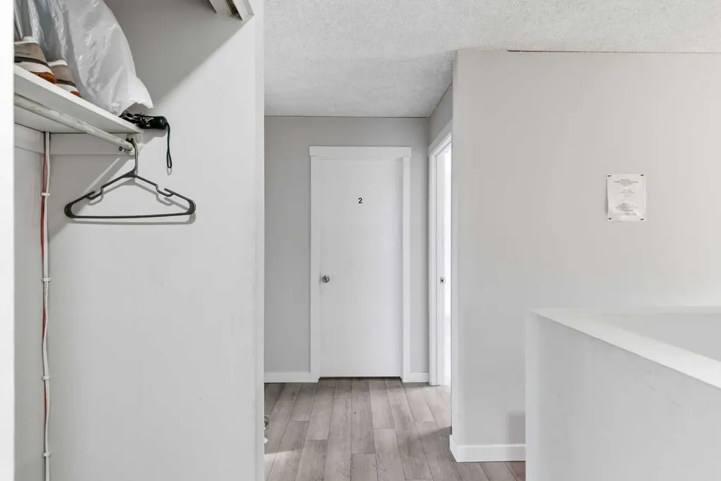 3811 14 Avenue NE Calgary AB T2A4A5