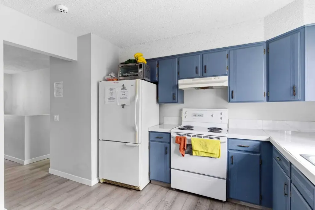 3811 14 Avenue NE Calgary AB T2A4A5