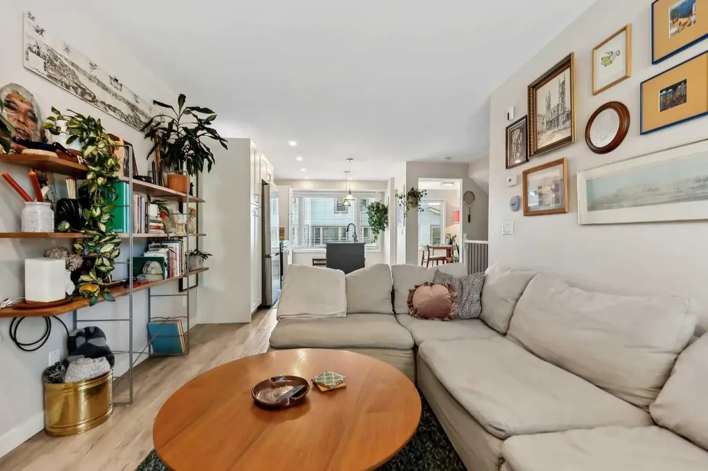 109 Coachway Lane SW Calgary AB T3H 2V9