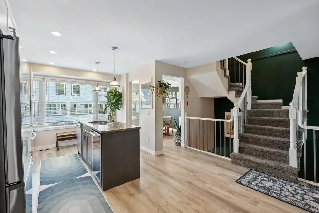 109 Coachway Lane SW Calgary AB T3H 2V9