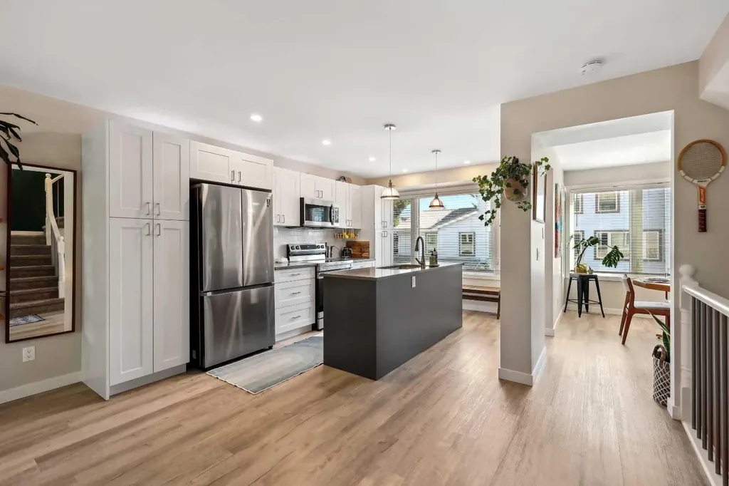 109 Coachway Lane SW Calgary AB T3H 2V9