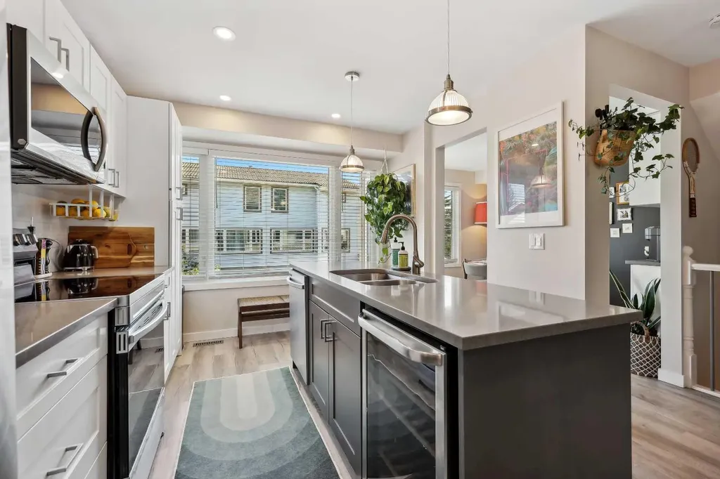 109 Coachway Lane SW Calgary AB T3H 2V9
