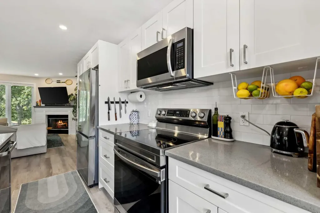 109 Coachway Lane SW Calgary AB T3H 2V9