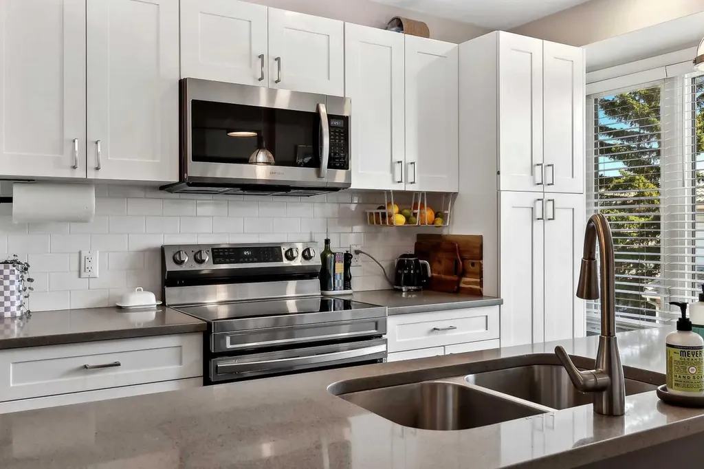 109 Coachway Lane SW Calgary AB T3H 2V9