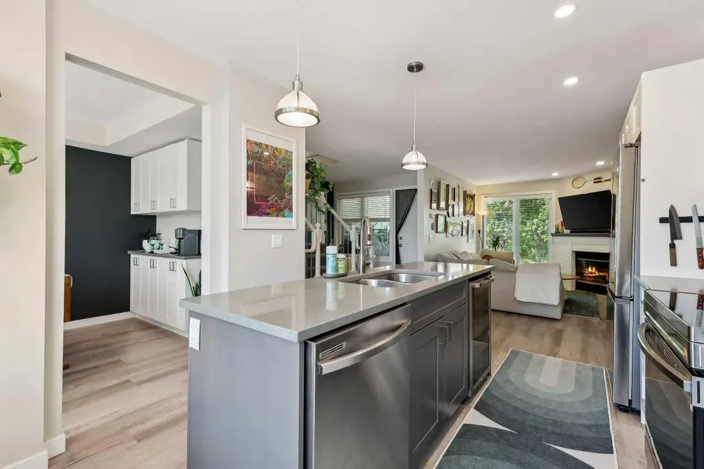 109 Coachway Lane SW Calgary AB T3H 2V9