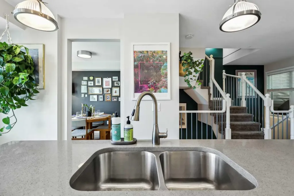 109 Coachway Lane SW Calgary AB T3H 2V9