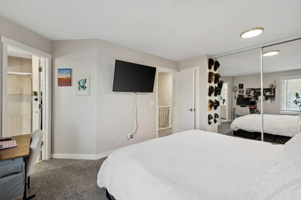 109 Coachway Lane SW Calgary AB T3H 2V9