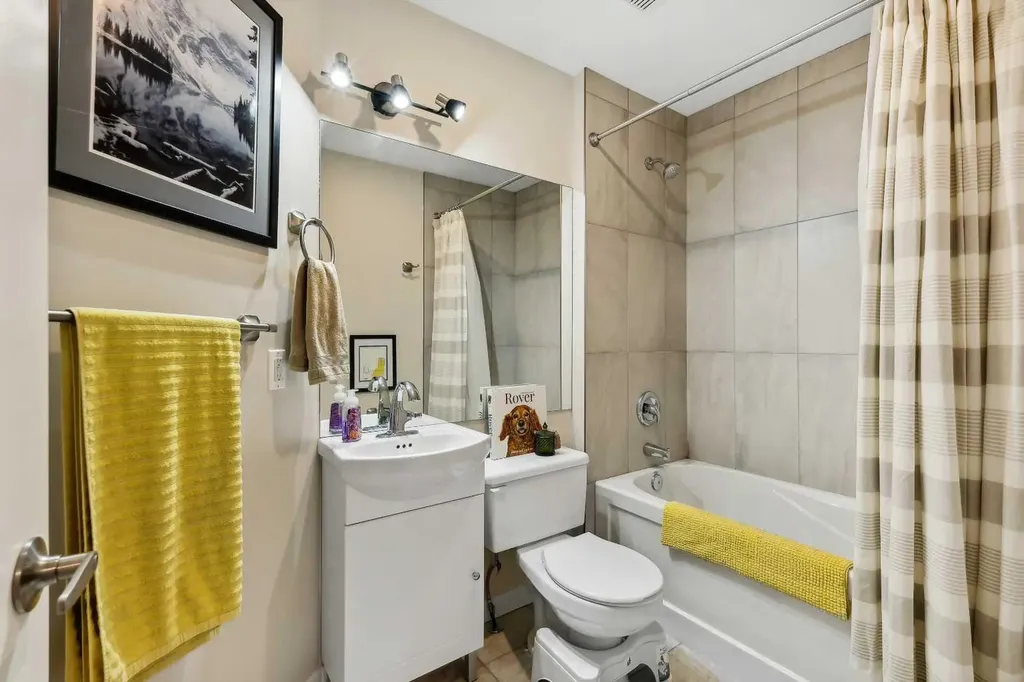 109 Coachway Lane SW Calgary AB T3H 2V9
