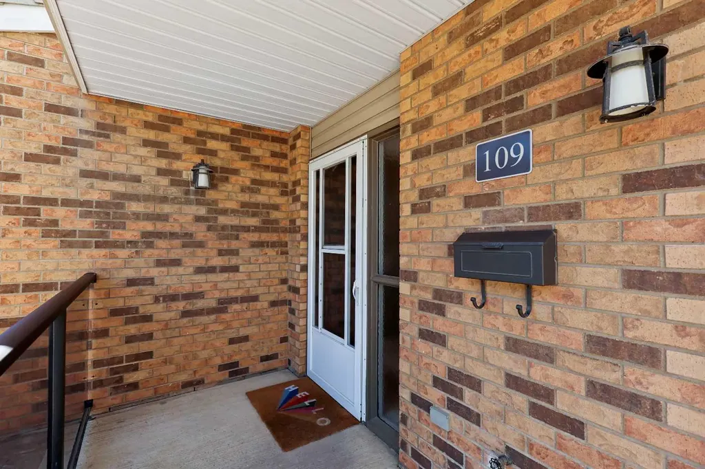 109 Coachway Lane SW Calgary AB T3H 2V9