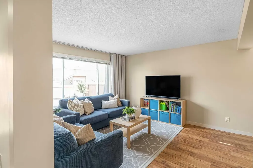 24 Copperpond Road SE Calgary AB T2Z 0L7