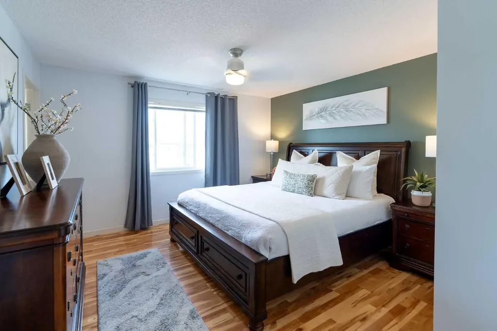 24 Copperpond Road SE Calgary AB T2Z 0L7