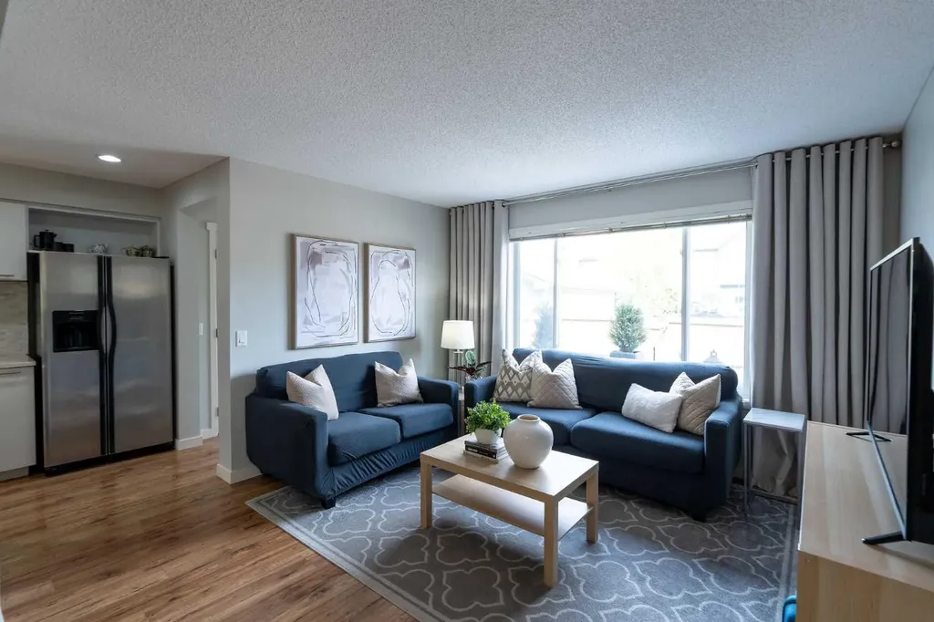 24 Copperpond Road SE Calgary AB T2Z 0L7