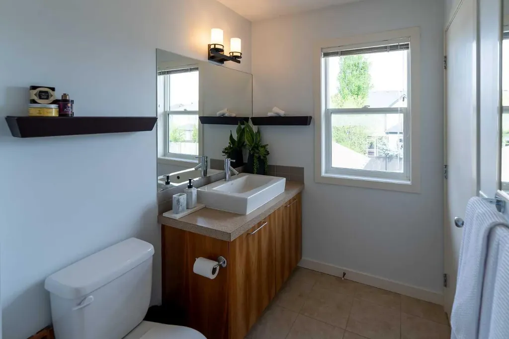 24 Copperpond Road SE Calgary AB T2Z 0L7