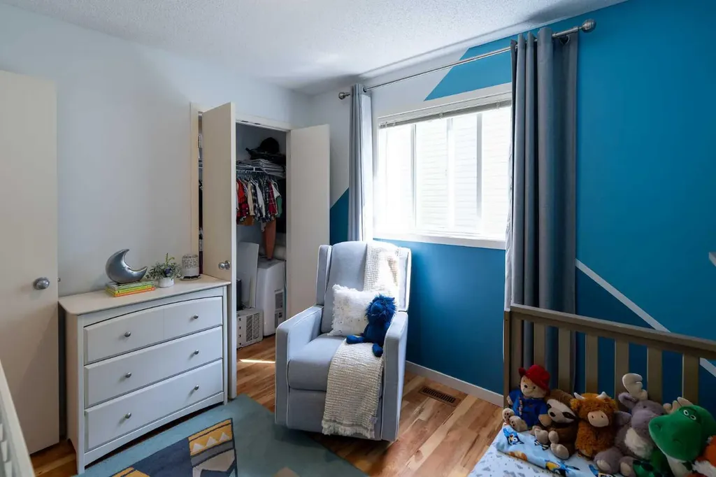 24 Copperpond Road SE Calgary AB T2Z 0L7
