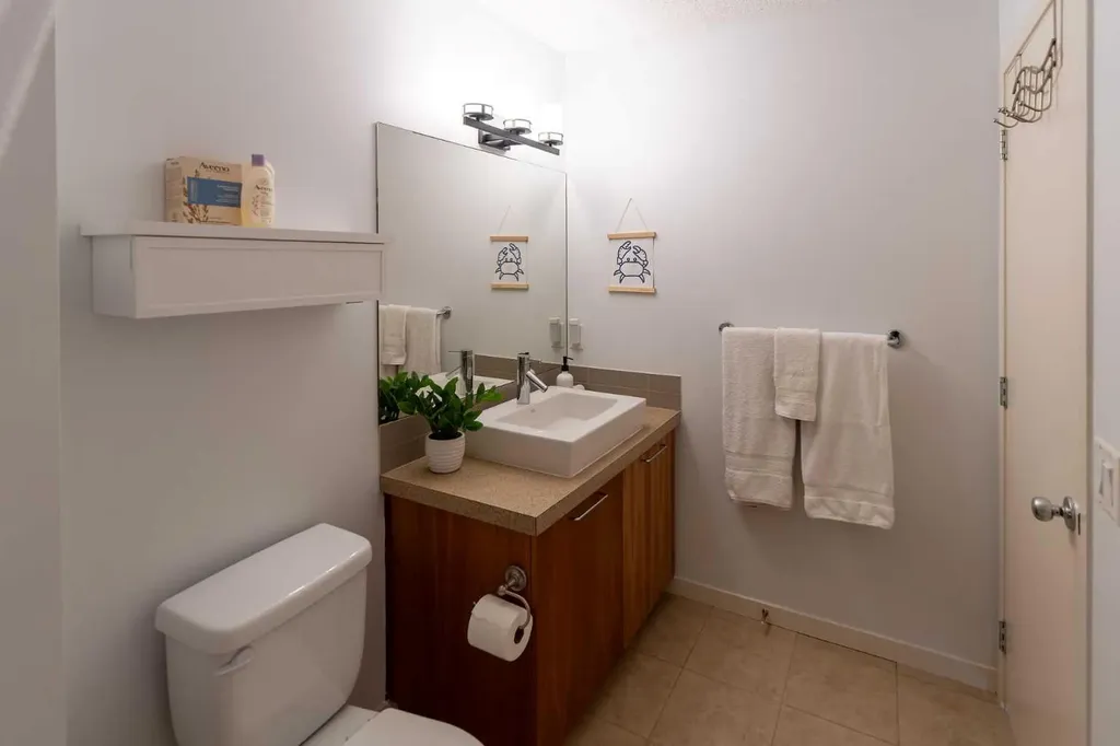 24 Copperpond Road SE Calgary AB T2Z 0L7