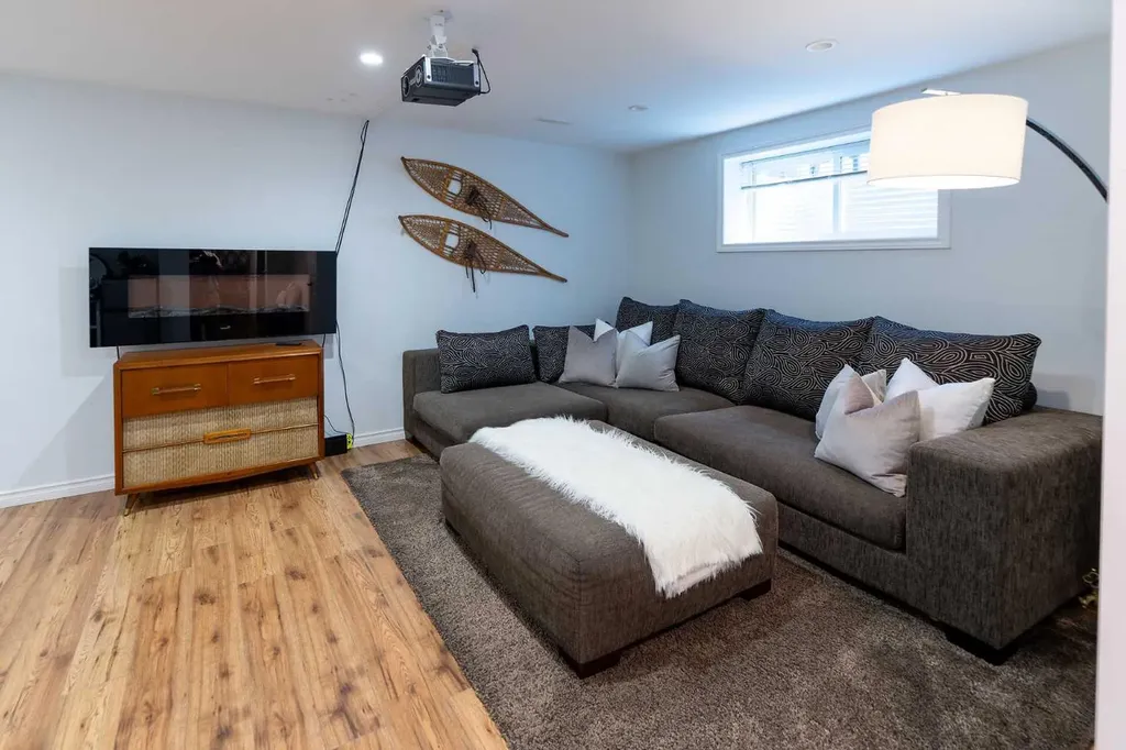 24 Copperpond Road SE Calgary AB T2Z 0L7