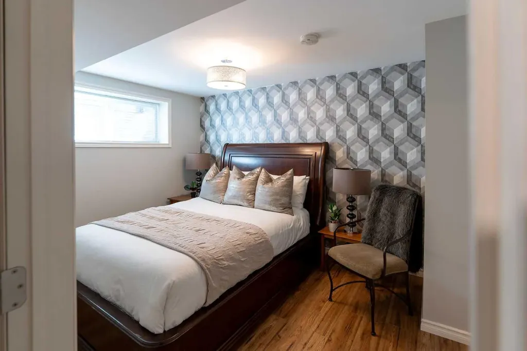24 Copperpond Road SE Calgary AB T2Z 0L7