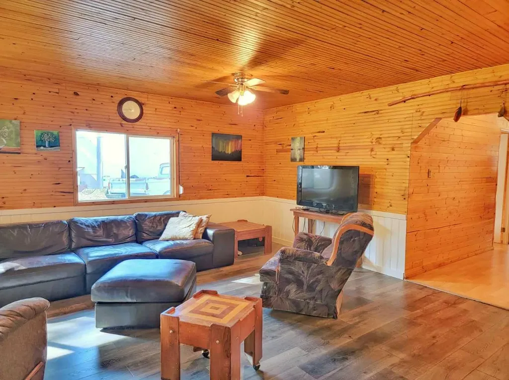 3252 Lake View Drive Calling Lake AB T0H 0G0