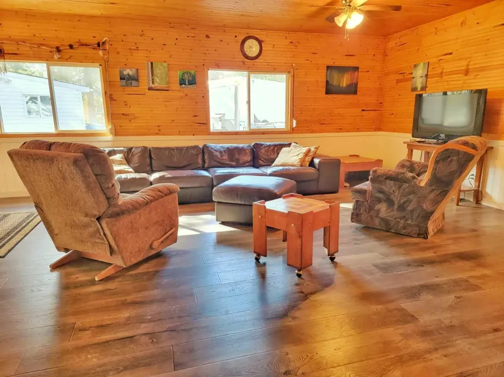 3252 Lake View Drive Calling Lake AB T0H 0G0