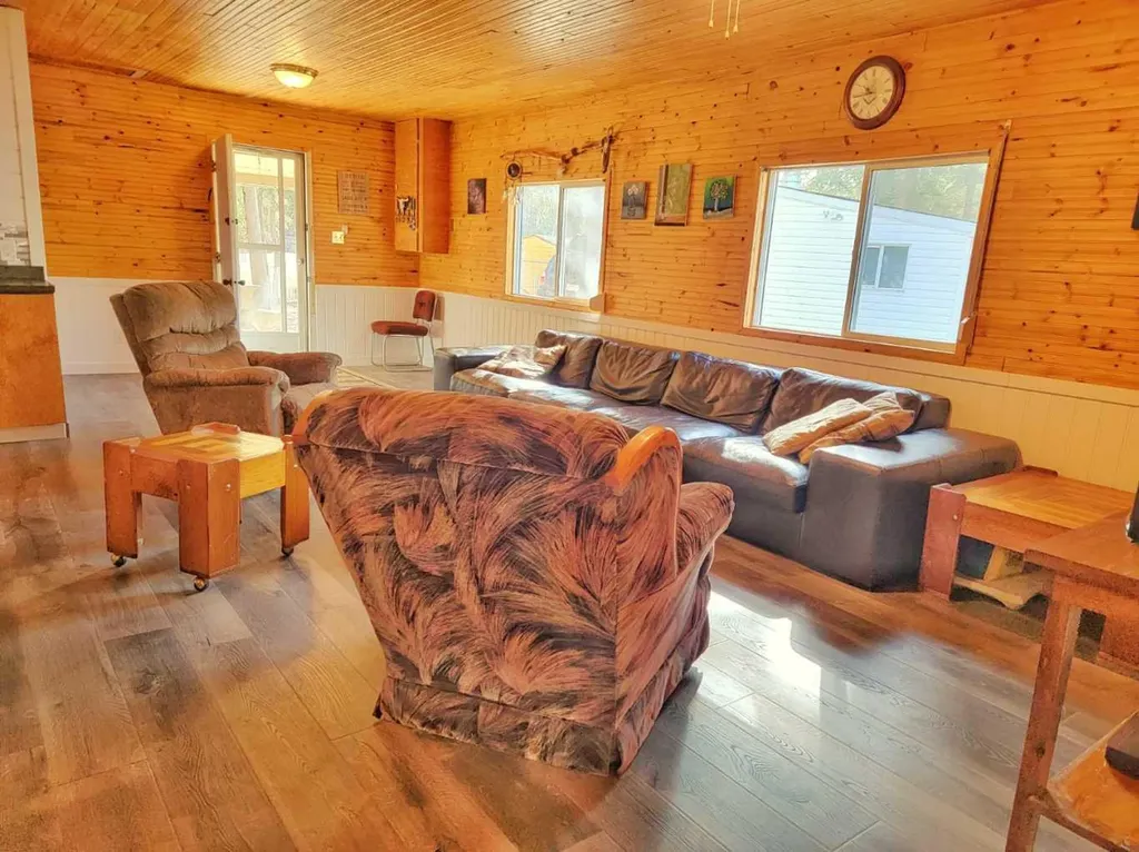 3252 Lake View Drive Calling Lake AB T0H 0G0