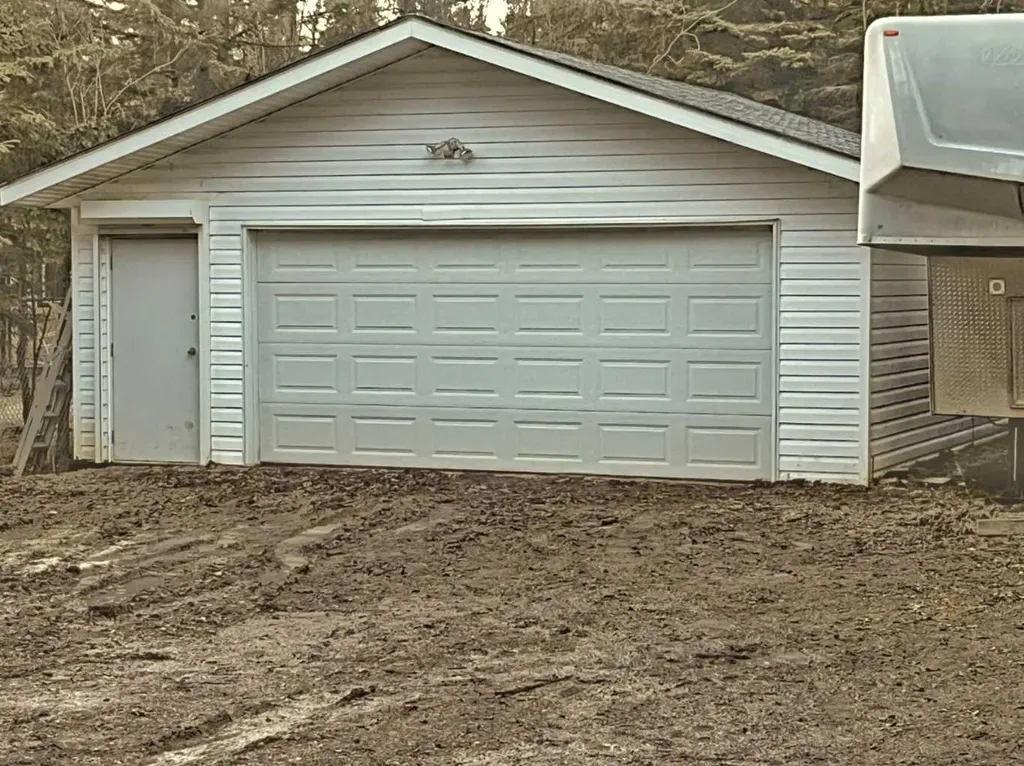 3252 Lake View Drive Calling Lake AB T0H 0G0