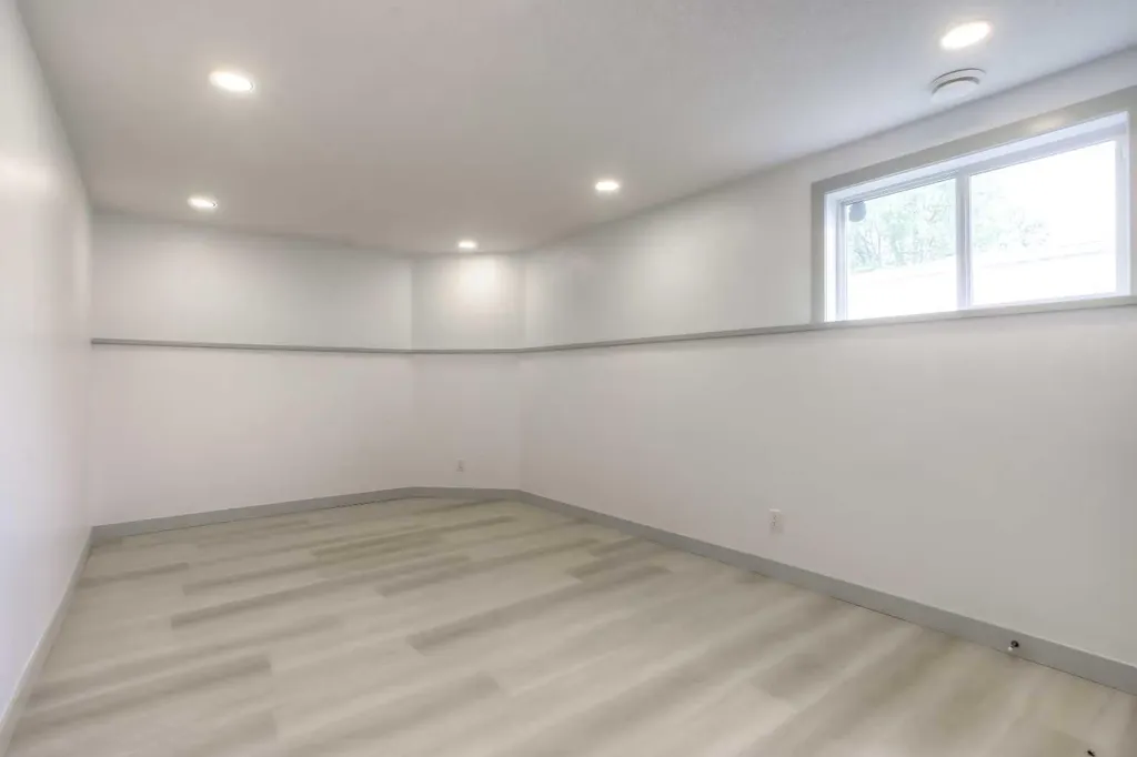 81 Coventry Circle NE Calgary AB T3K 4Y8