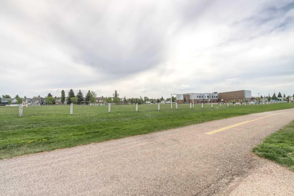 81 Coventry Circle NE Calgary AB T3K 4Y8