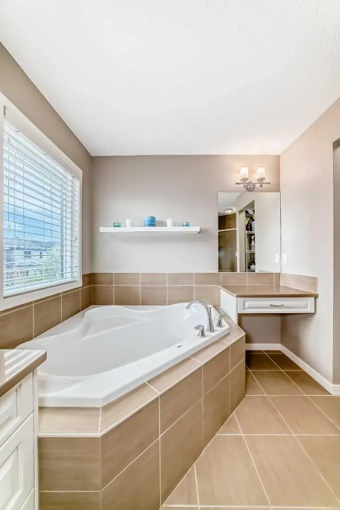 264 Auburn Bay Drive SE Calgary AB T3M 0S1
