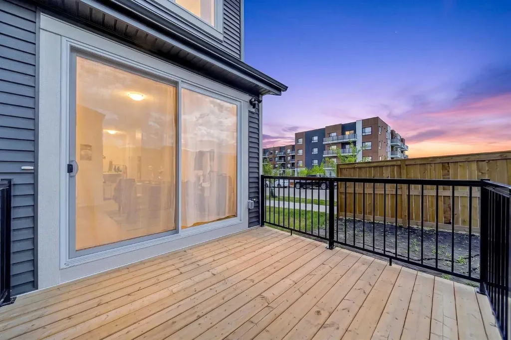 264 Edith Place NW Calgary AB T3R 2E1