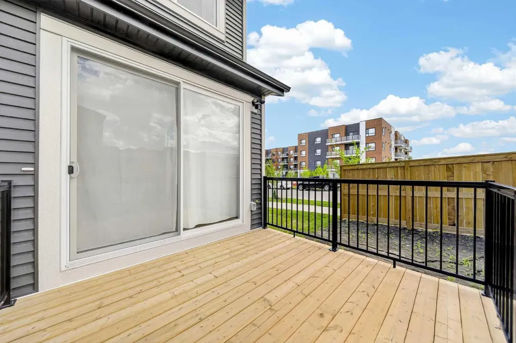 264 Edith Place NW Calgary AB T3R 2E1