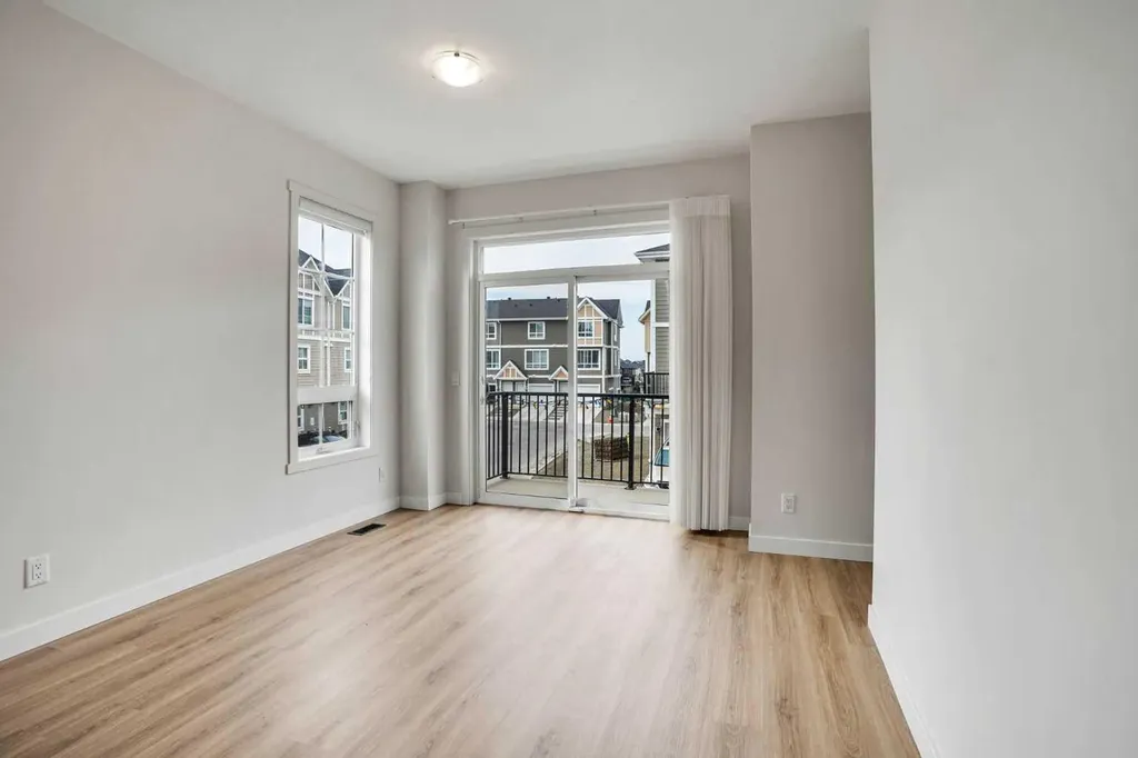 986 Sherwood Boulevard NW Calgary AB T3R 0V3