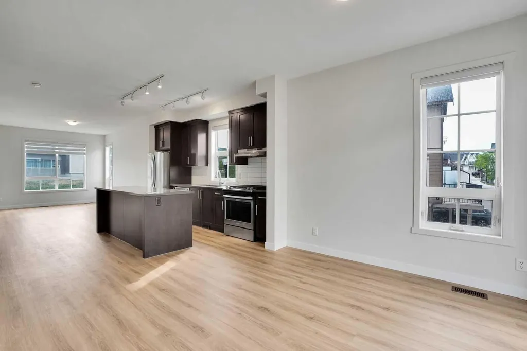 986 Sherwood Boulevard NW Calgary AB T3R 0V3