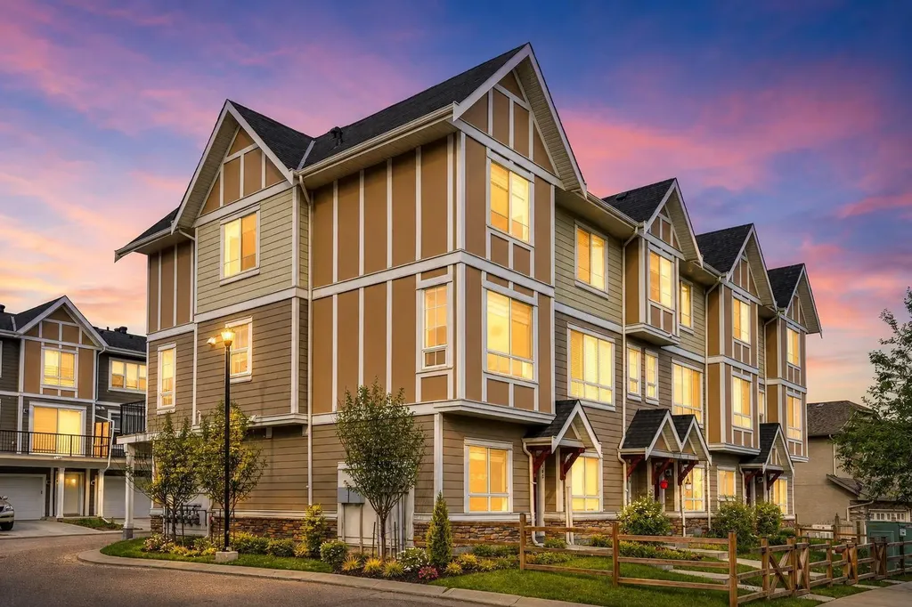 986 Sherwood Boulevard NW Calgary AB T3R 0V3